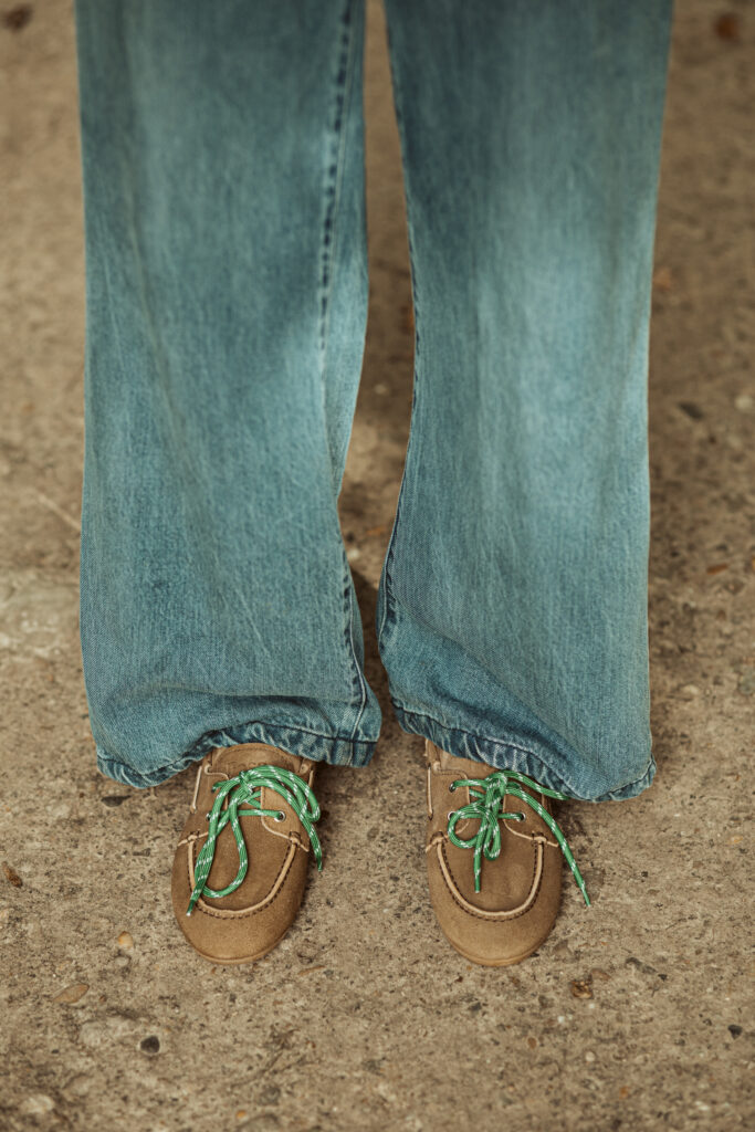 Kleurrijke veters als fashion item in sneakers